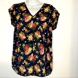 DR2 V-Neck Floral Blouse